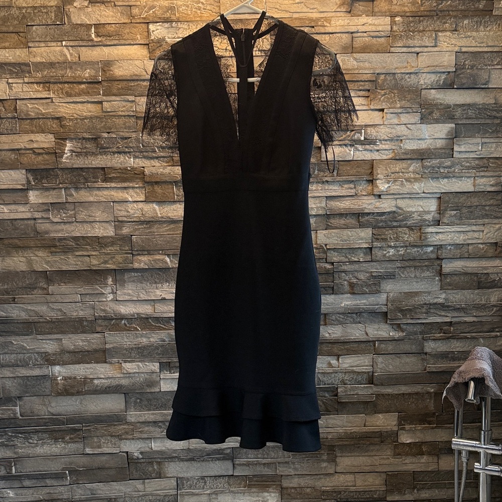 VENUS Black Mini Dress with Lace Sleeves